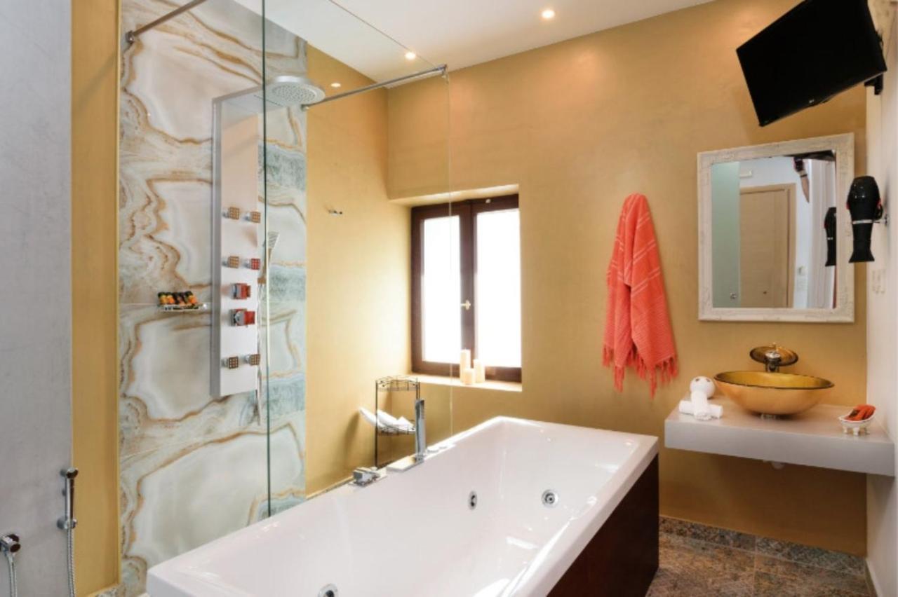 חאניה Diamond Luxury Suites מראה חיצוני תמונה
